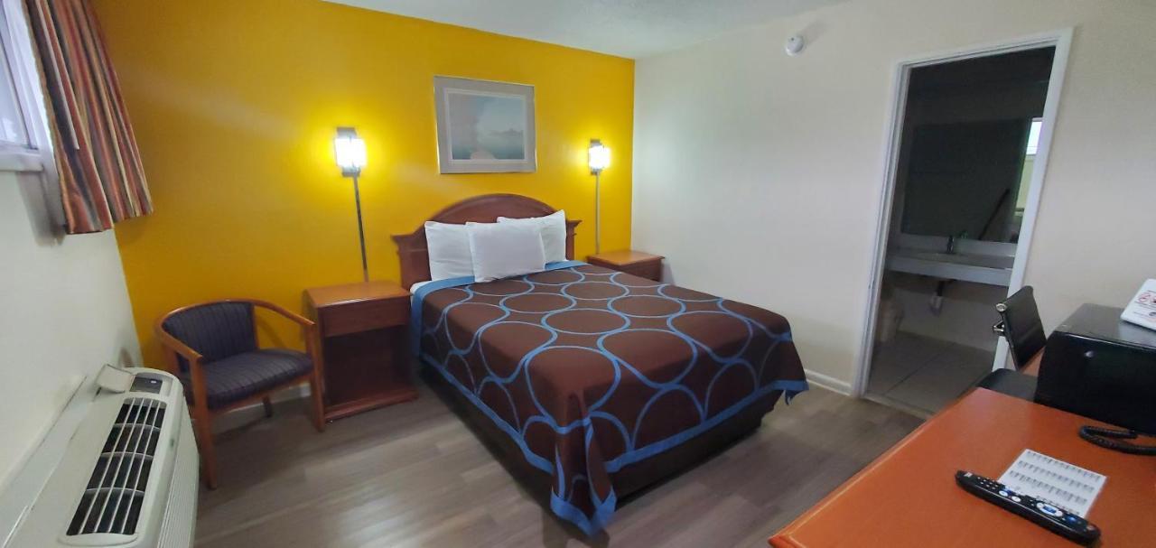 American Inn Motel Pratt Экстерьер фото