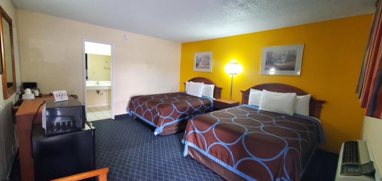 American Inn Motel Pratt Экстерьер фото