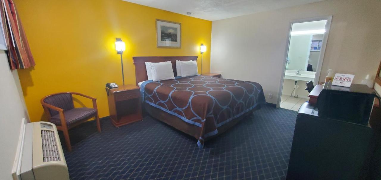 American Inn Motel Pratt Экстерьер фото
