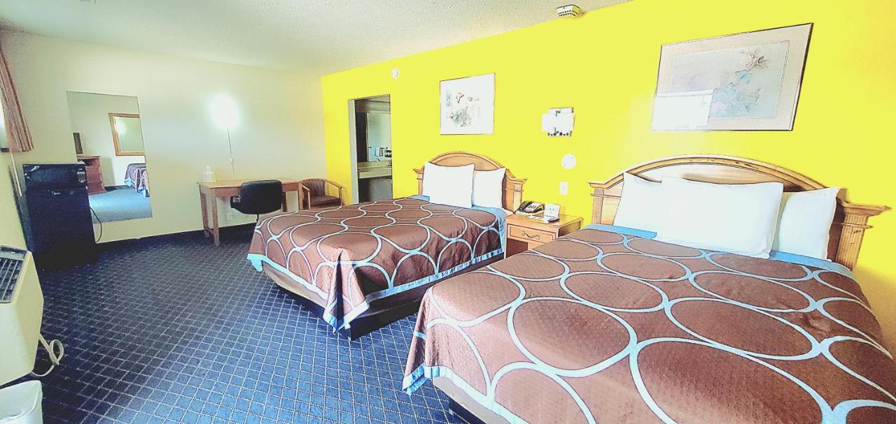 American Inn Motel Pratt Экстерьер фото